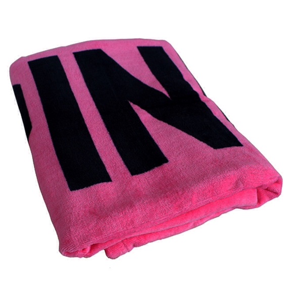 Victoria’s Secret Big Pink Beach Towel New - Picture 3 of 5